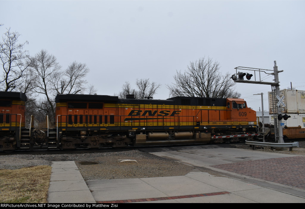BNSF 609